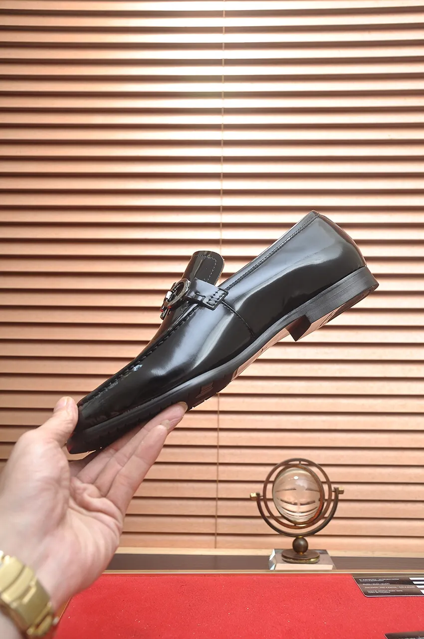 Men's shoes 💰520💶【Ferragamo/Ferragamo】The latest model in the counter. Original imported high-quality cowhide with open sides + imported 🐂 water-dyed cowhide lining + original luxury metal buckle + original combination outsole. No pressure for comparison. 38--45 (45 is custom-made and cannot be returned or exchanged)